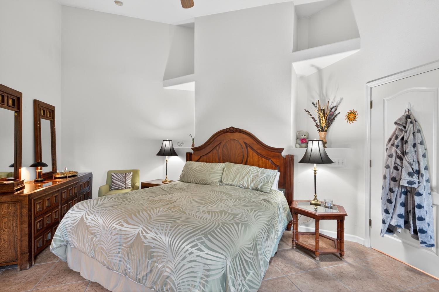 2995 E Pryor Dr, Fresno, CA 93720