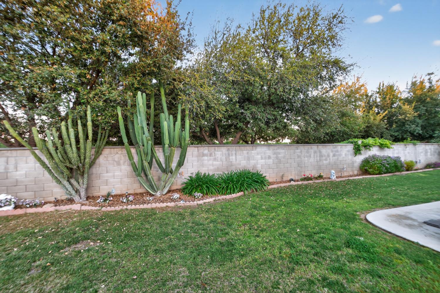 2995 E Pryor Dr, Fresno, CA 93720