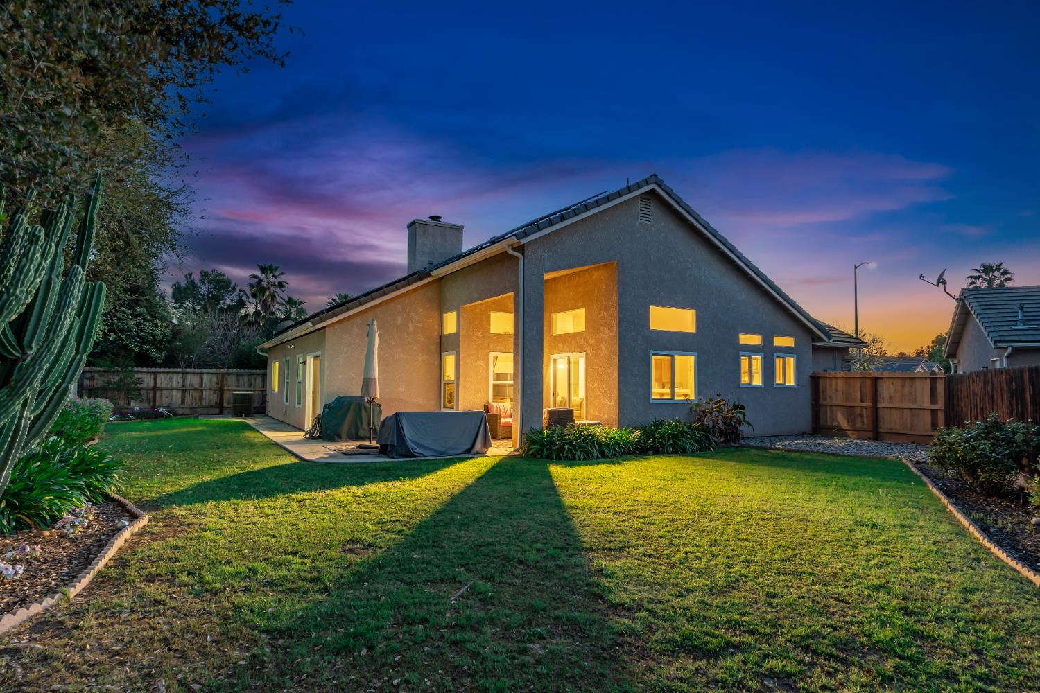 2995 E Pryor Dr, Fresno, CA 93720