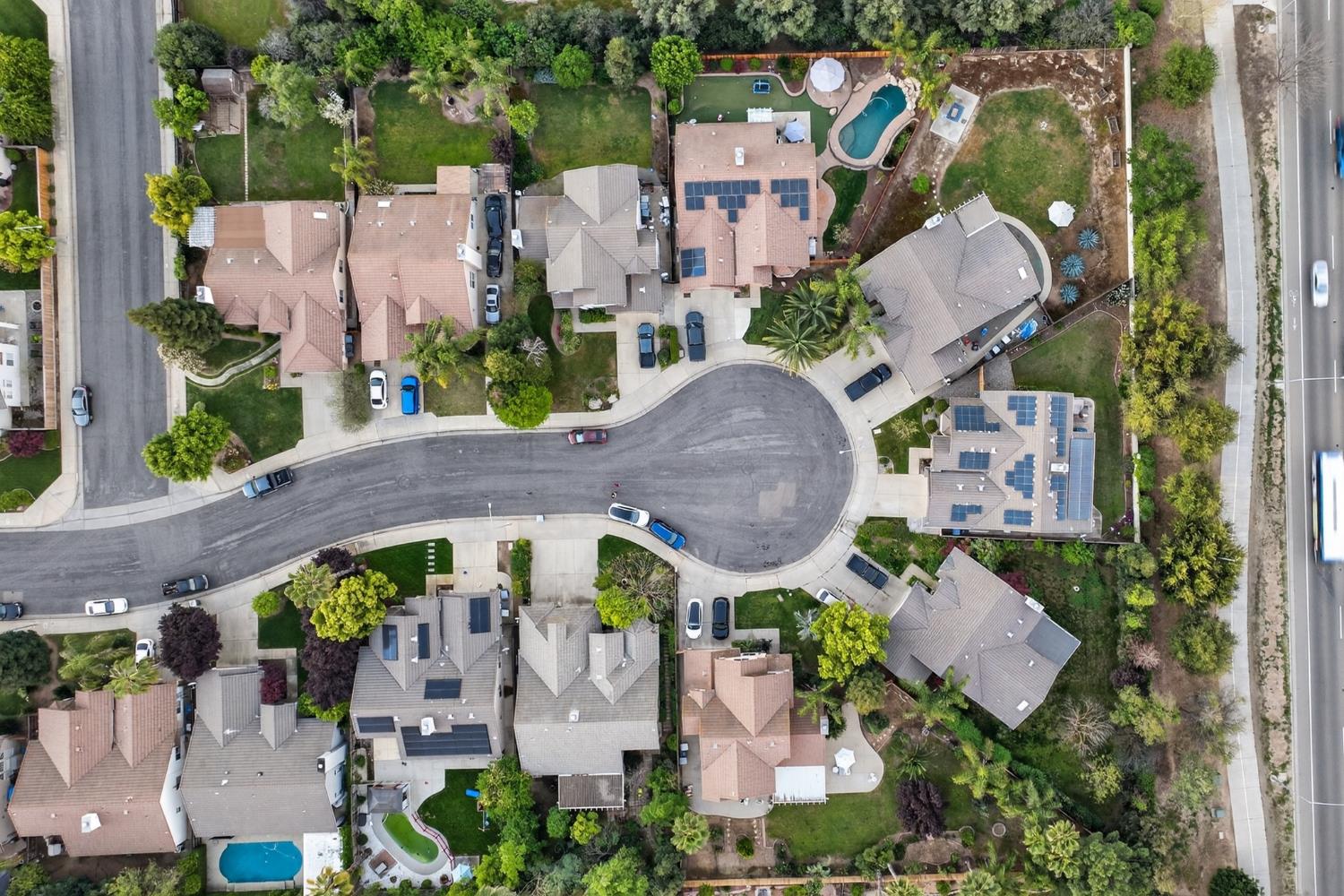 2995 E Pryor Dr, Fresno, CA 93720