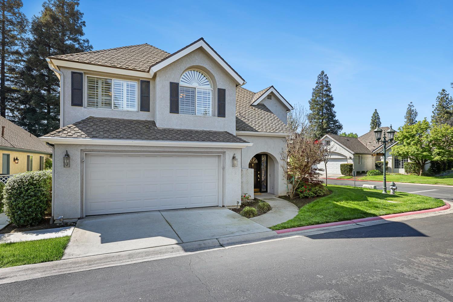 3075 W Silverhill Ln, Fresno, CA 93711