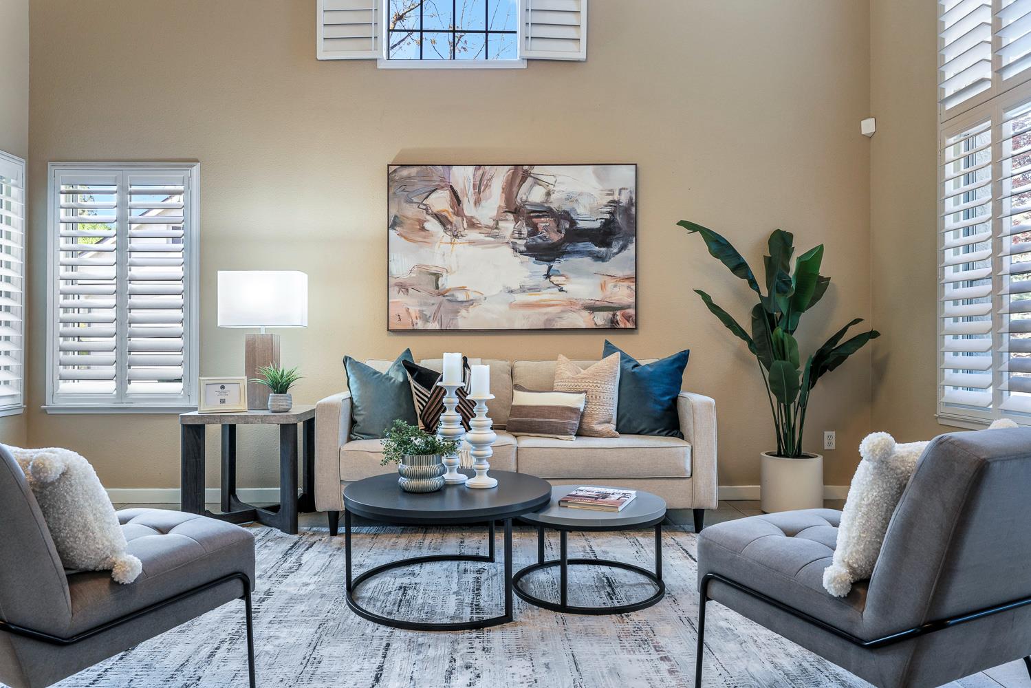 3075 W Silverhill Ln, Fresno, CA 93711