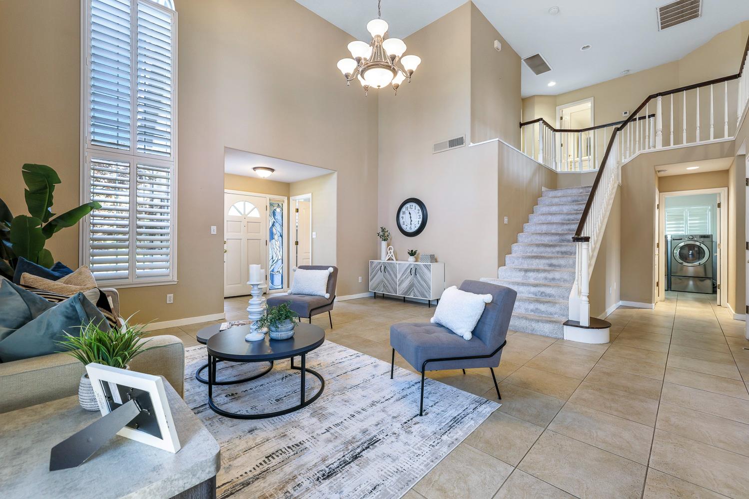 3075 W Silverhill Ln, Fresno, CA 93711