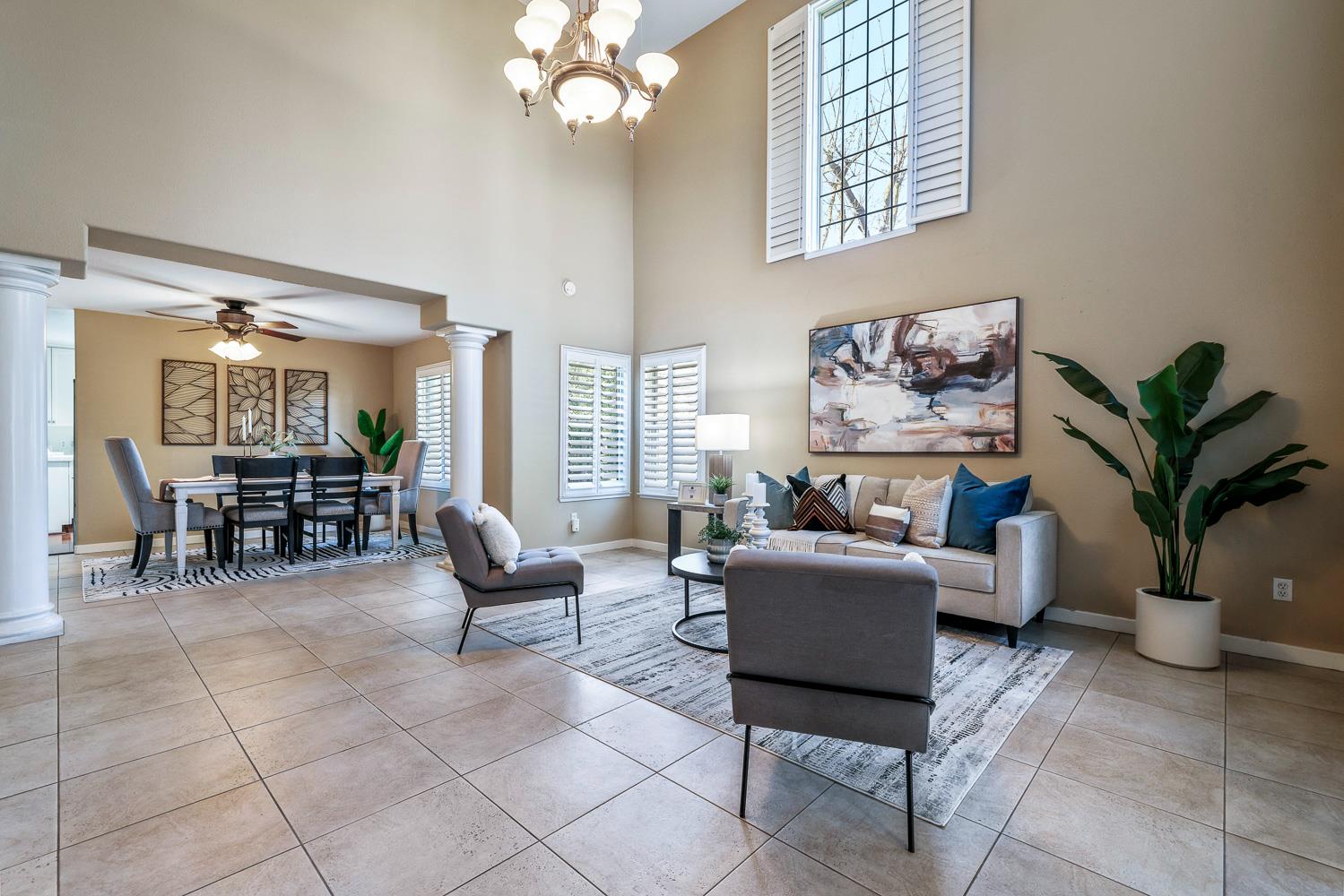 3075 W Silverhill Ln, Fresno, CA 93711