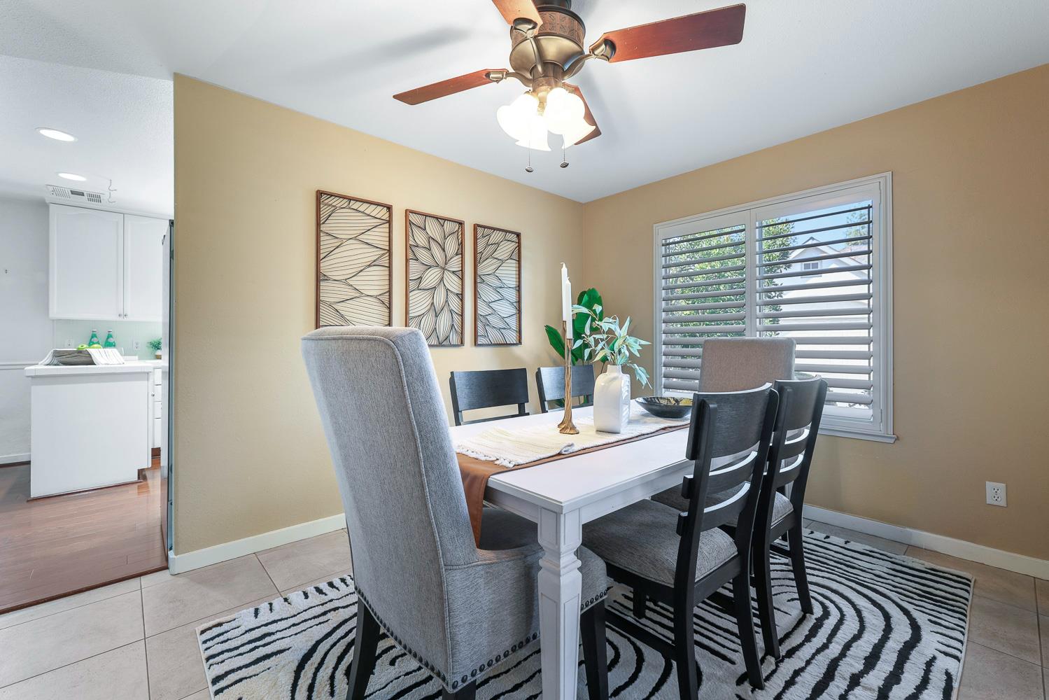 3075 W Silverhill Ln, Fresno, CA 93711