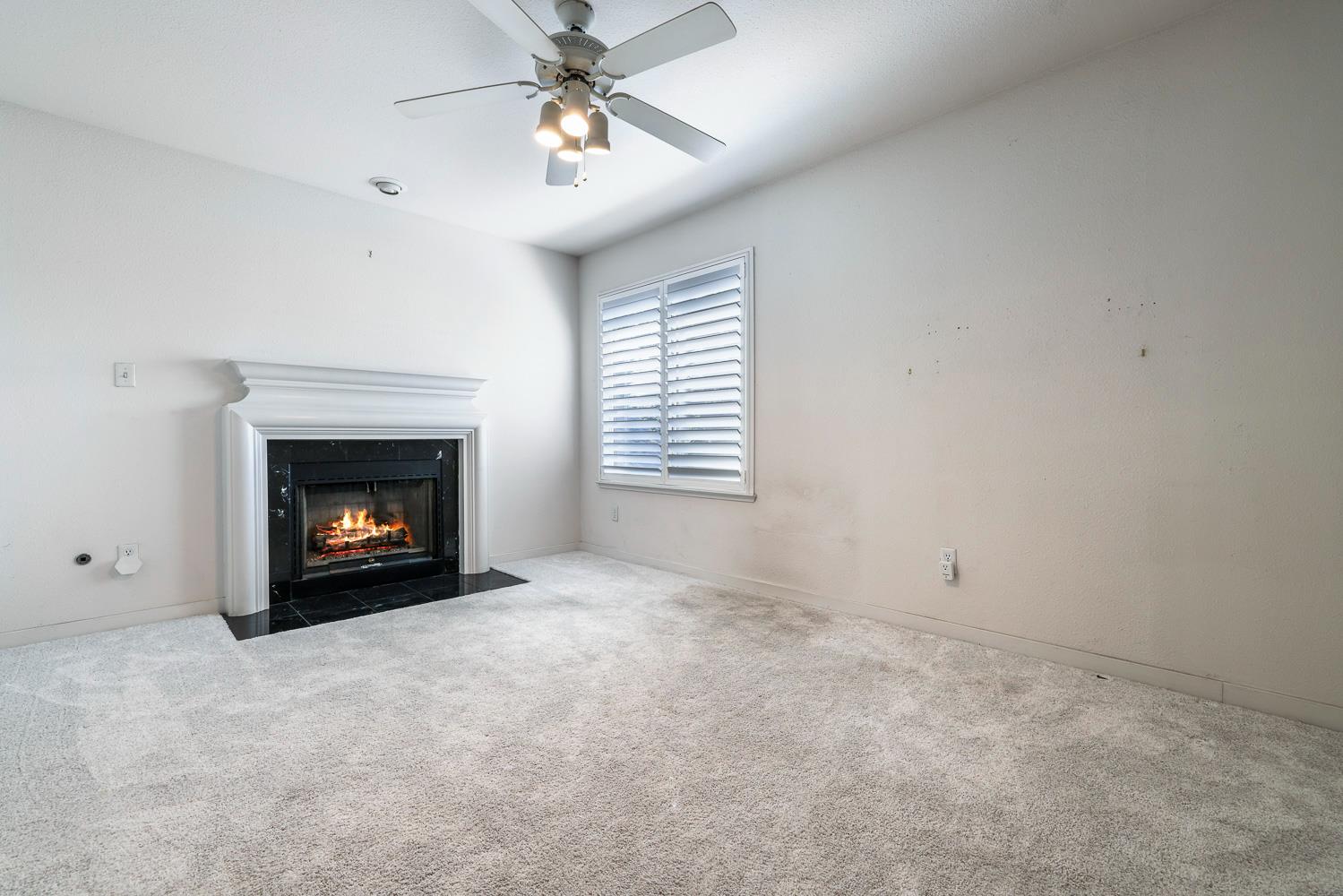 3075 W Silverhill Ln, Fresno, CA 93711