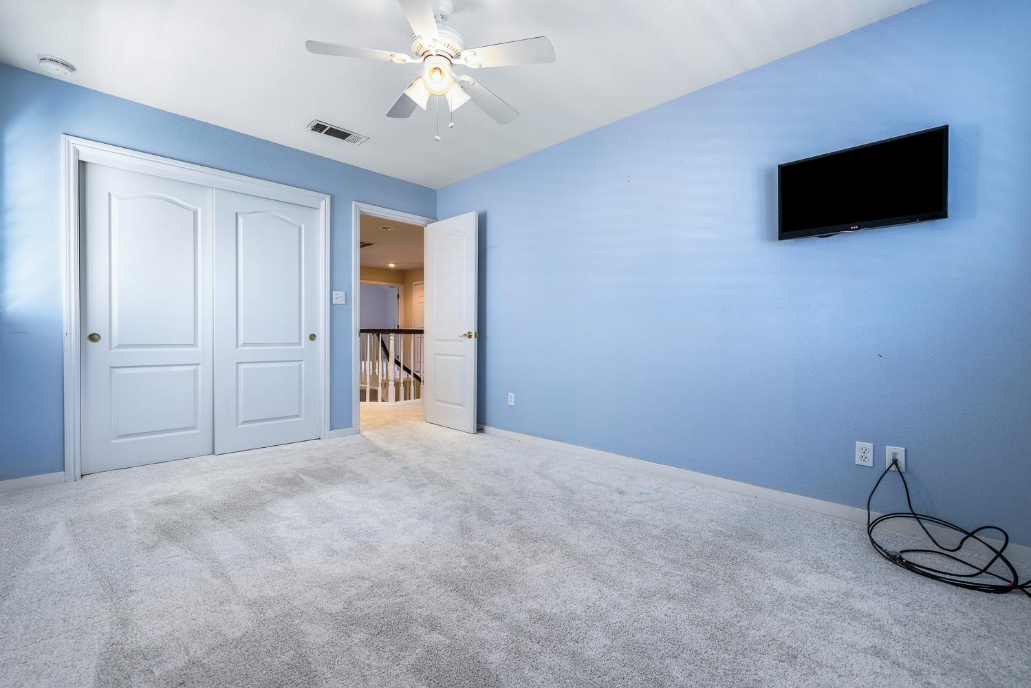 3075 W Silverhill Ln, Fresno, CA 93711