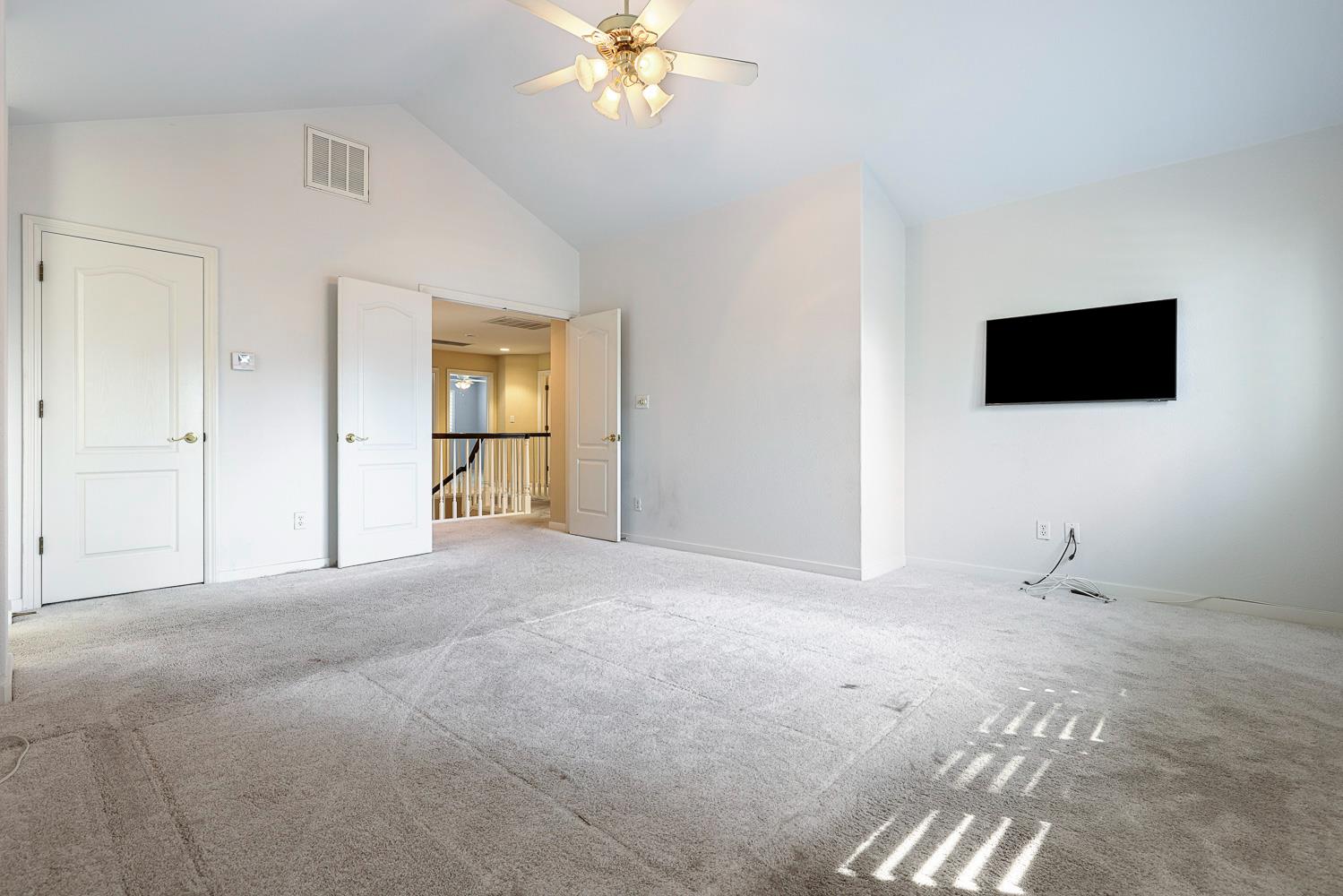 3075 W Silverhill Ln, Fresno, CA 93711