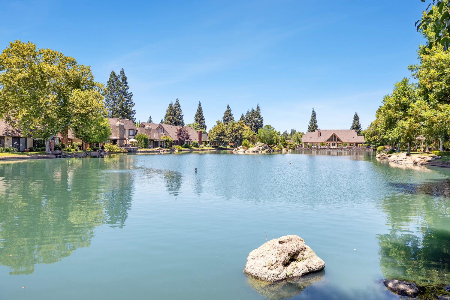 3075 W Silverhill Ln, Fresno, CA 93711