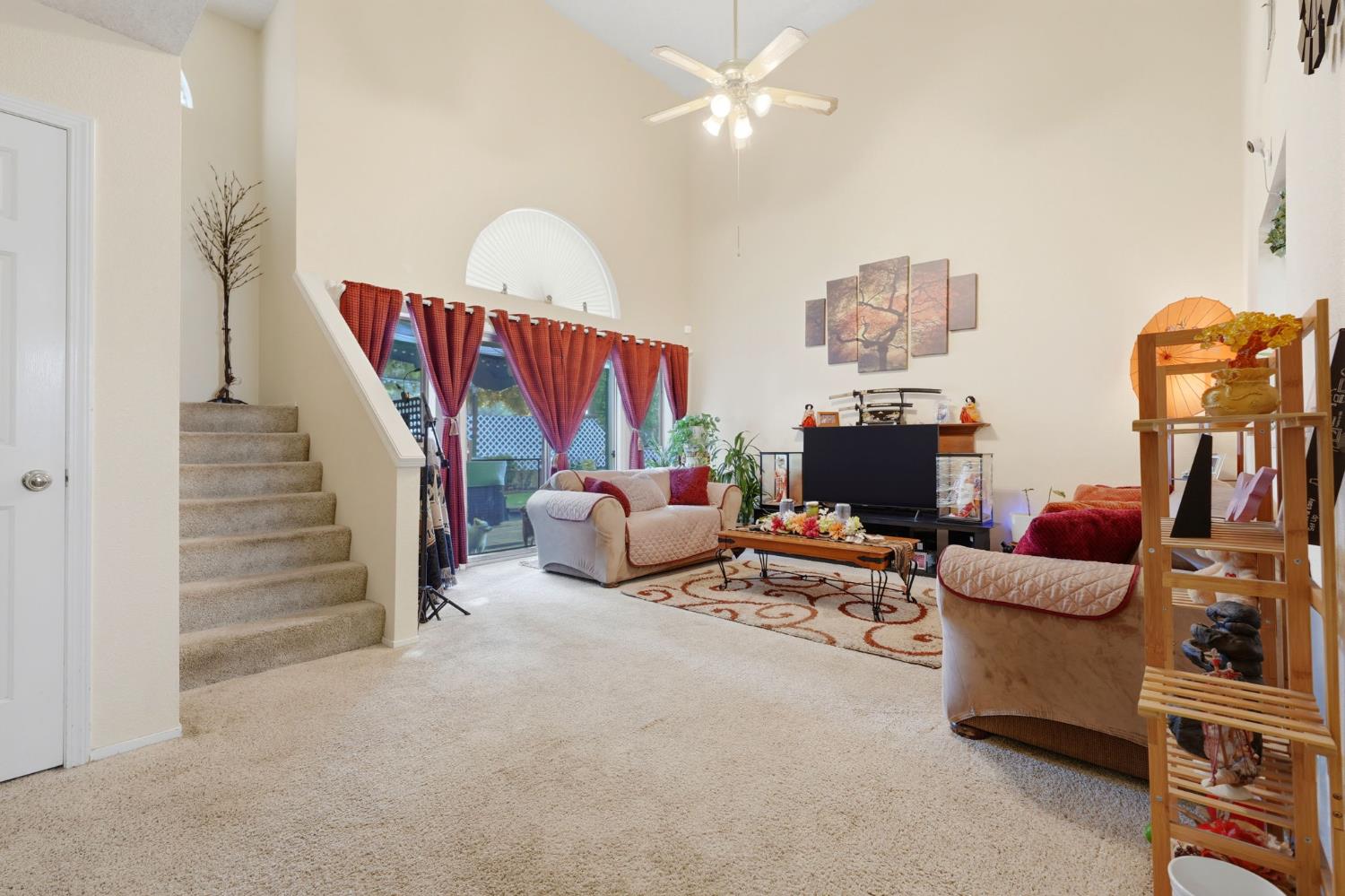 6316 N Barcus Ave, Fresno, CA 93722