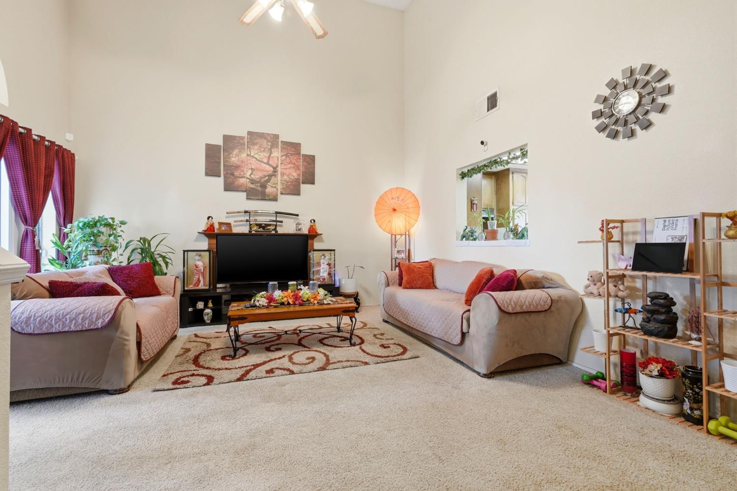 6316 N Barcus Ave, Fresno, CA 93722