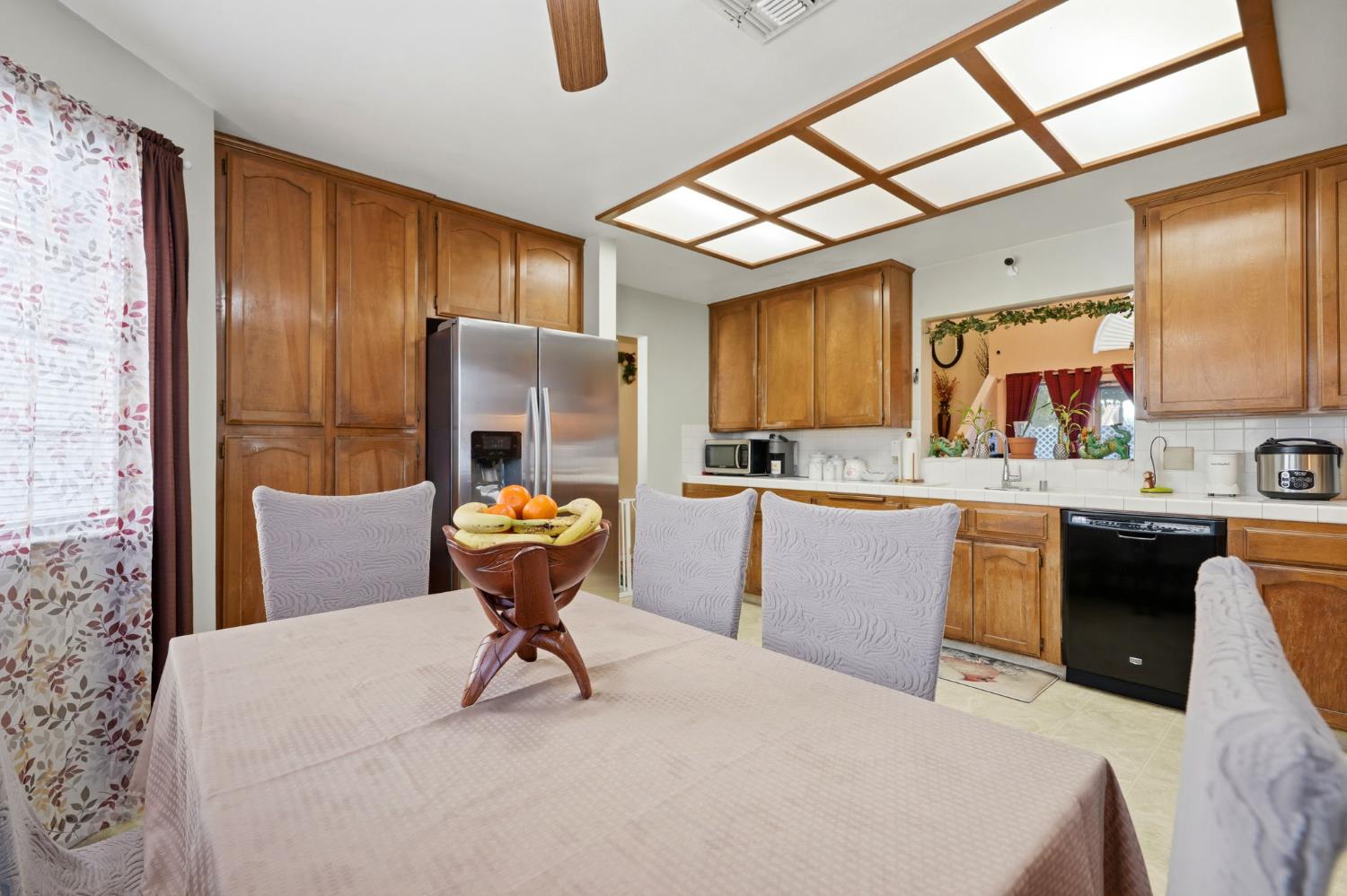 6316 N Barcus Ave, Fresno, CA 93722