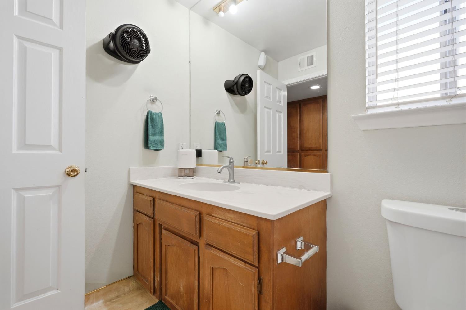 6316 N Barcus Ave, Fresno, CA 93722