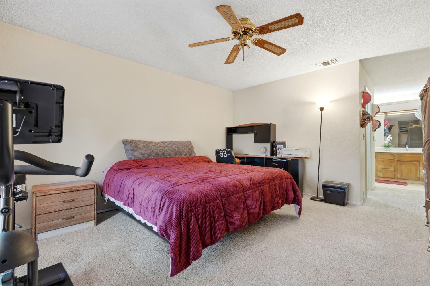 6316 N Barcus Ave, Fresno, CA 93722