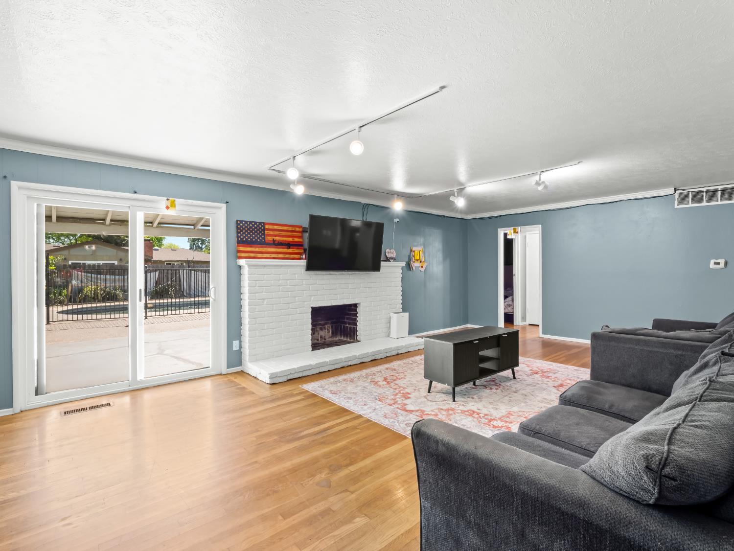 519 W Rialto Ave, Fresno, CA 93705