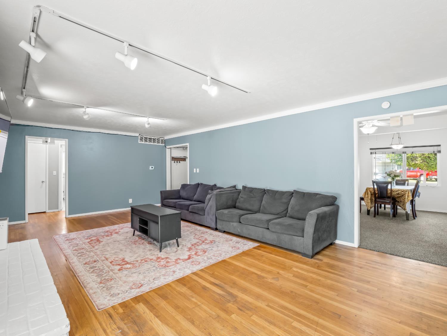 519 W Rialto Ave, Fresno, CA 93705