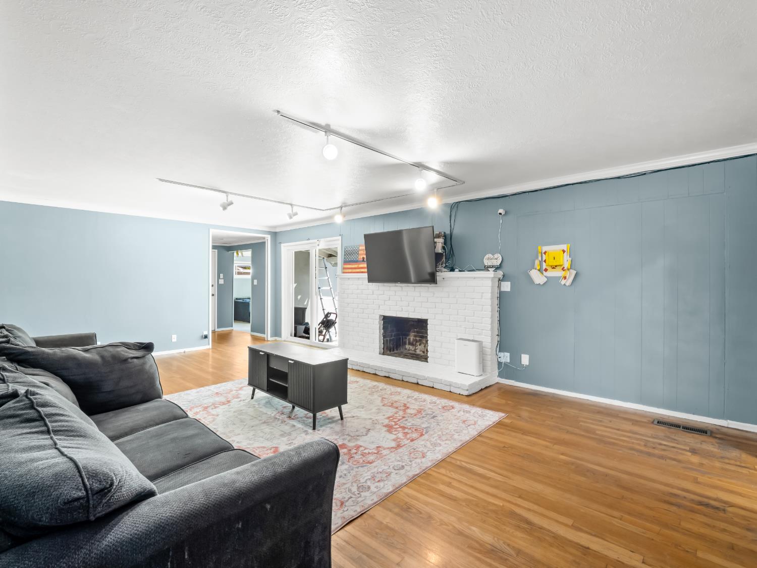 519 W Rialto Ave, Fresno, CA 93705