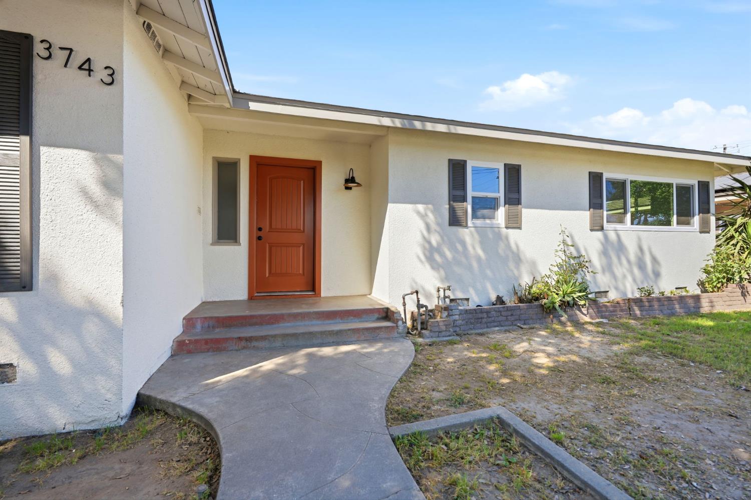 3743 N Fresno St, Fresno, CA 93726