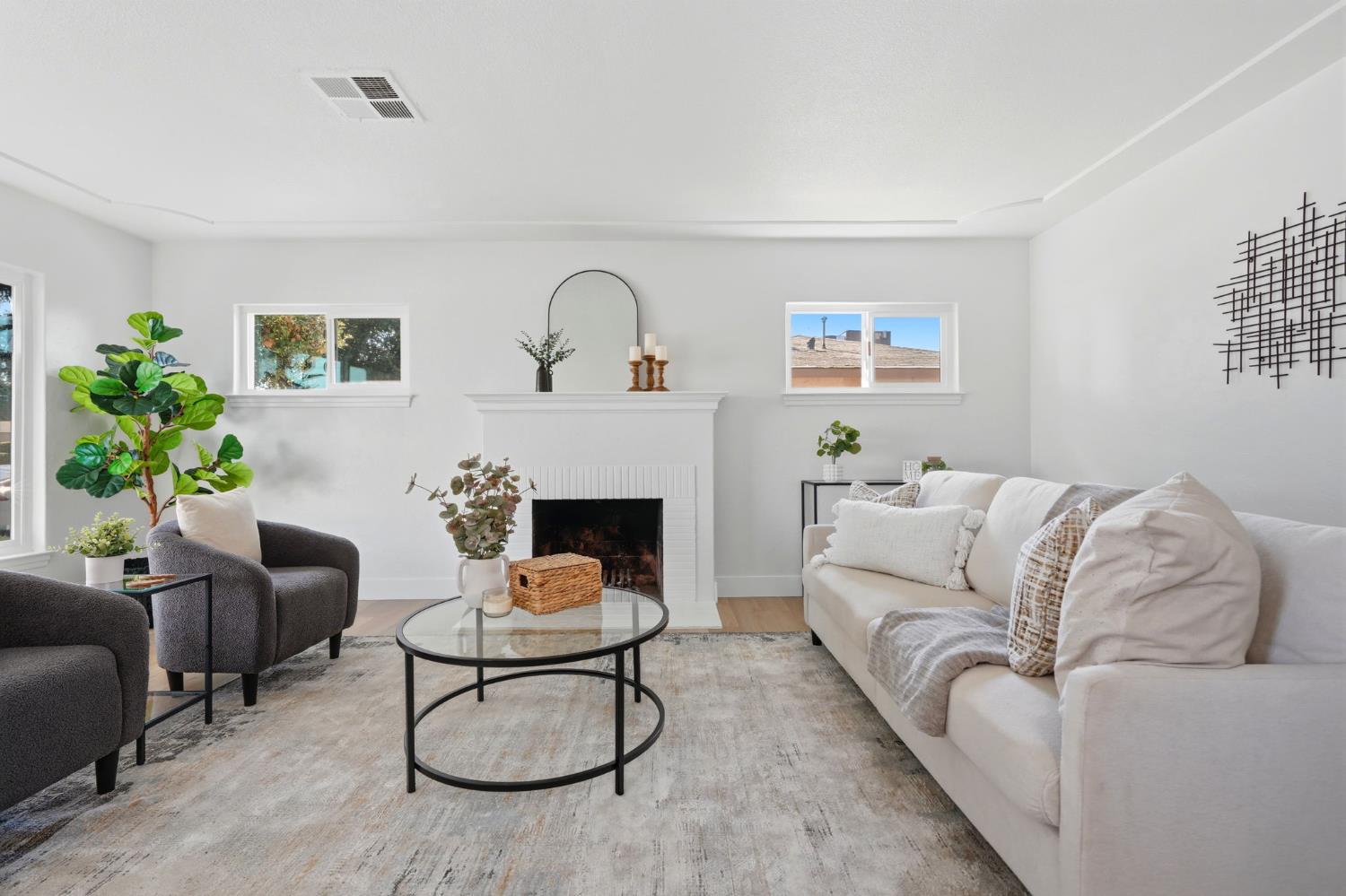 3743 N Fresno St, Fresno, CA 93726