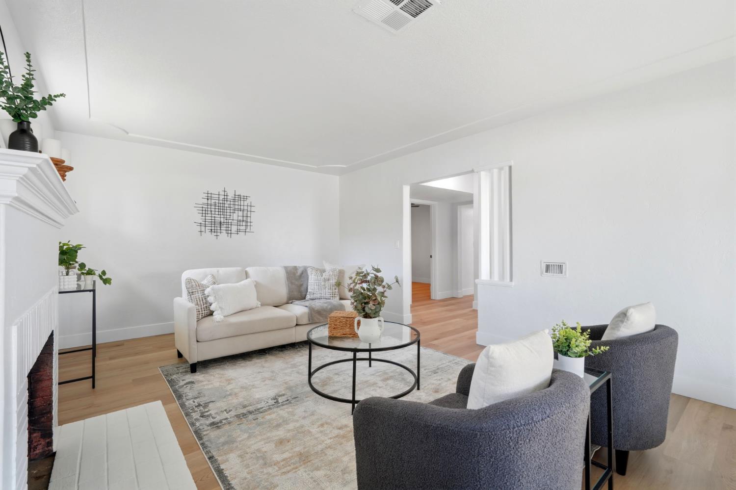 3743 N Fresno St, Fresno, CA 93726