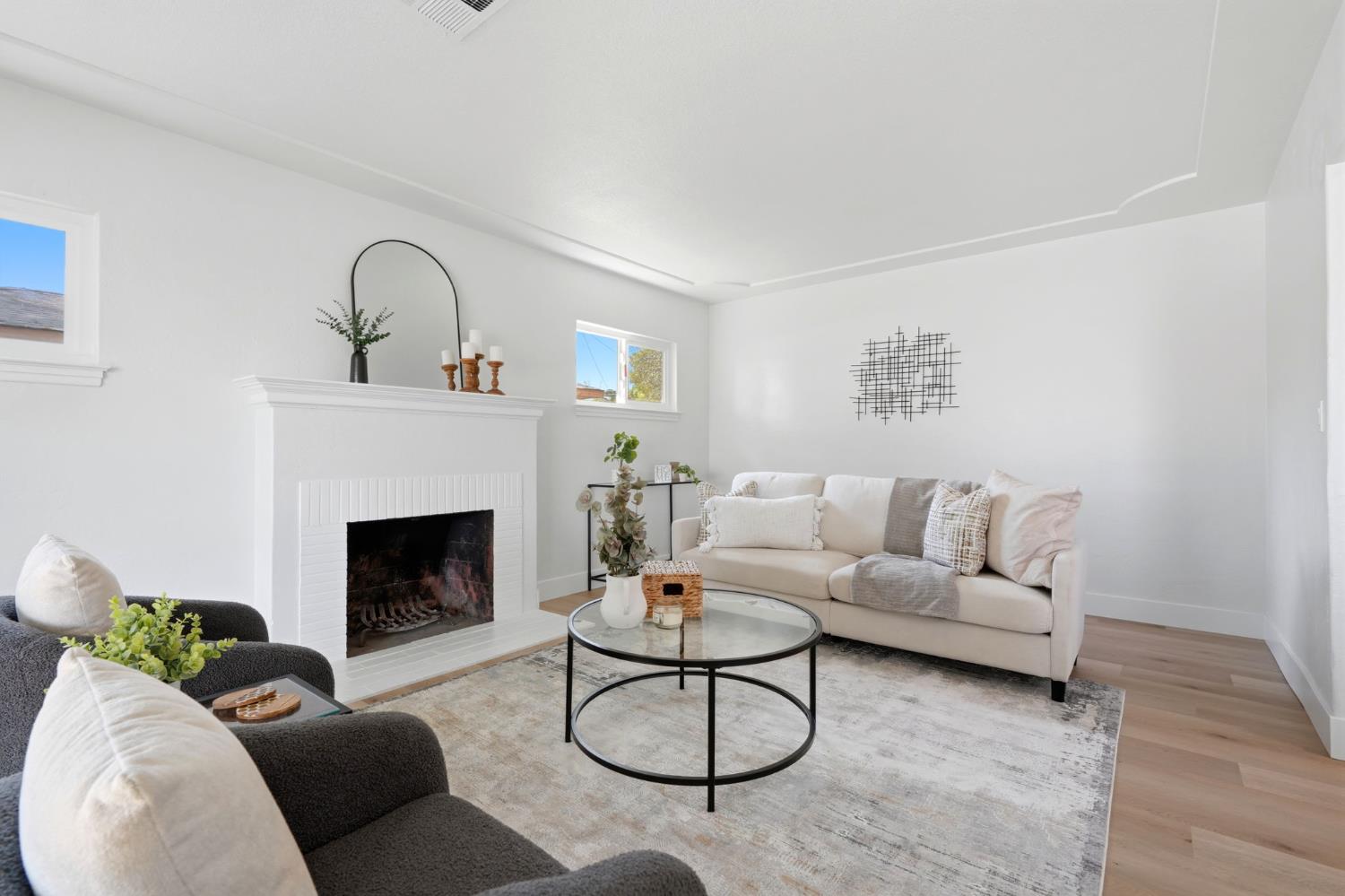 3743 N Fresno St, Fresno, CA 93726