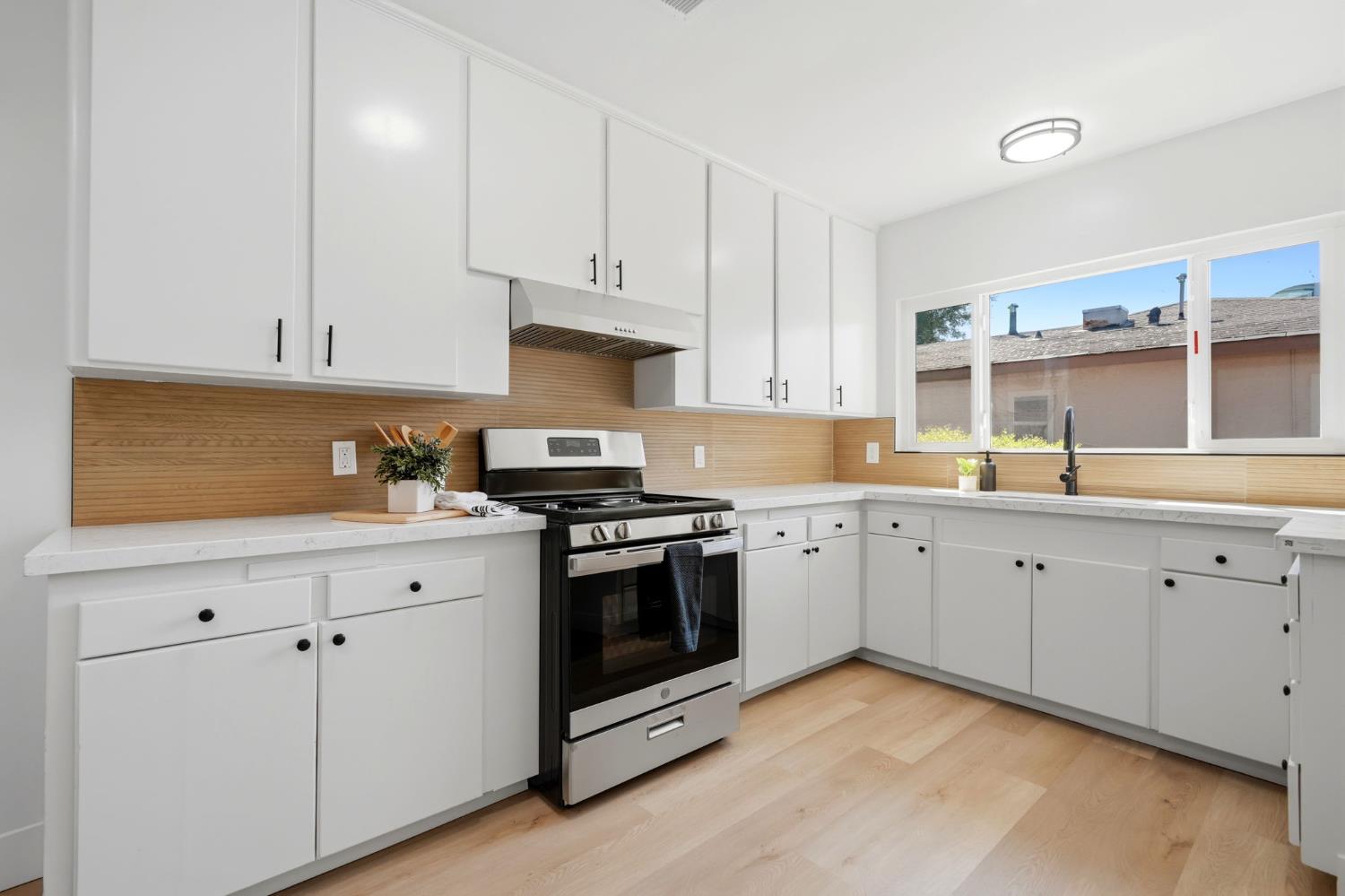 3743 N Fresno St, Fresno, CA 93726