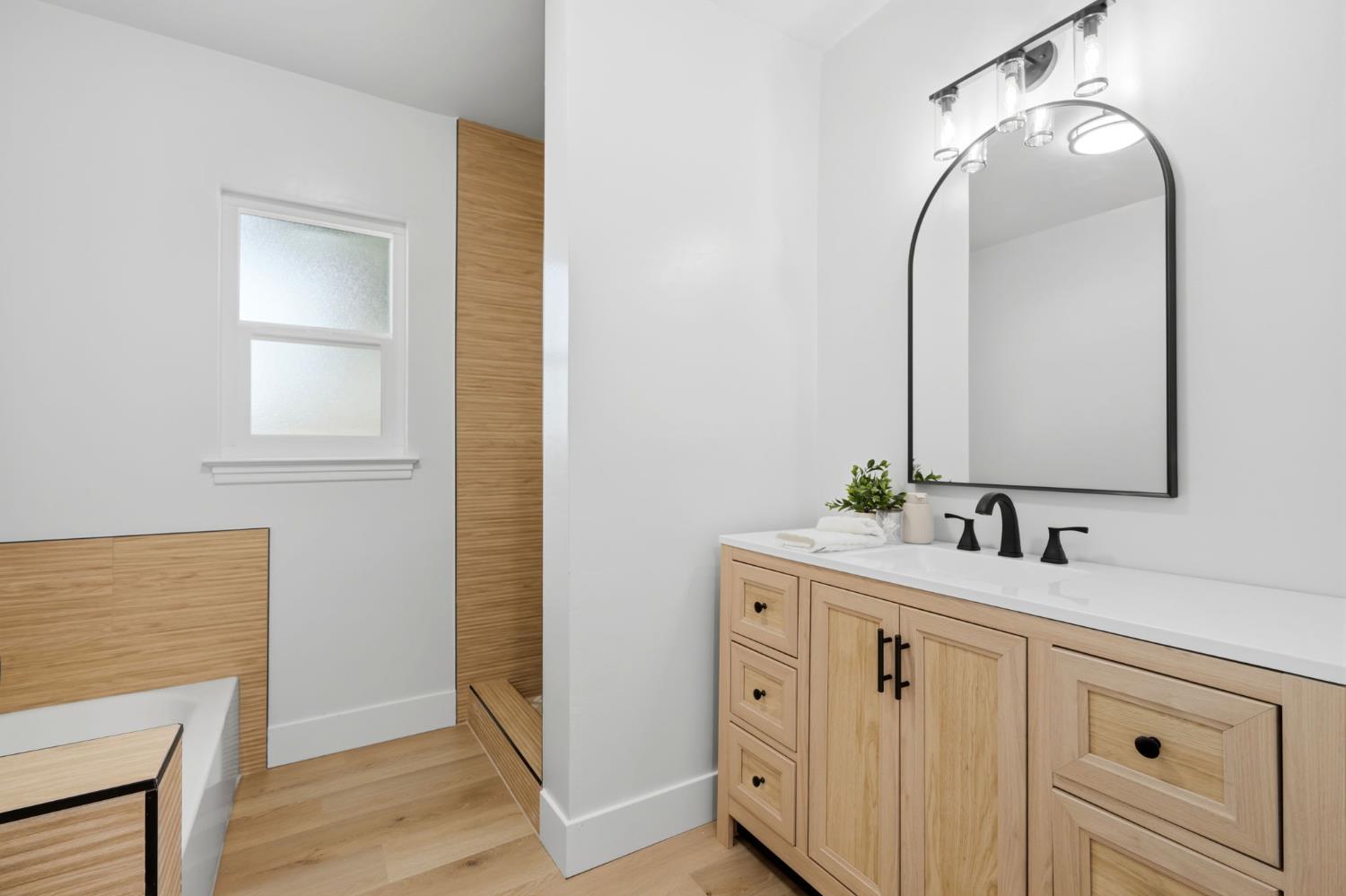 3743 N Fresno St, Fresno, CA 93726