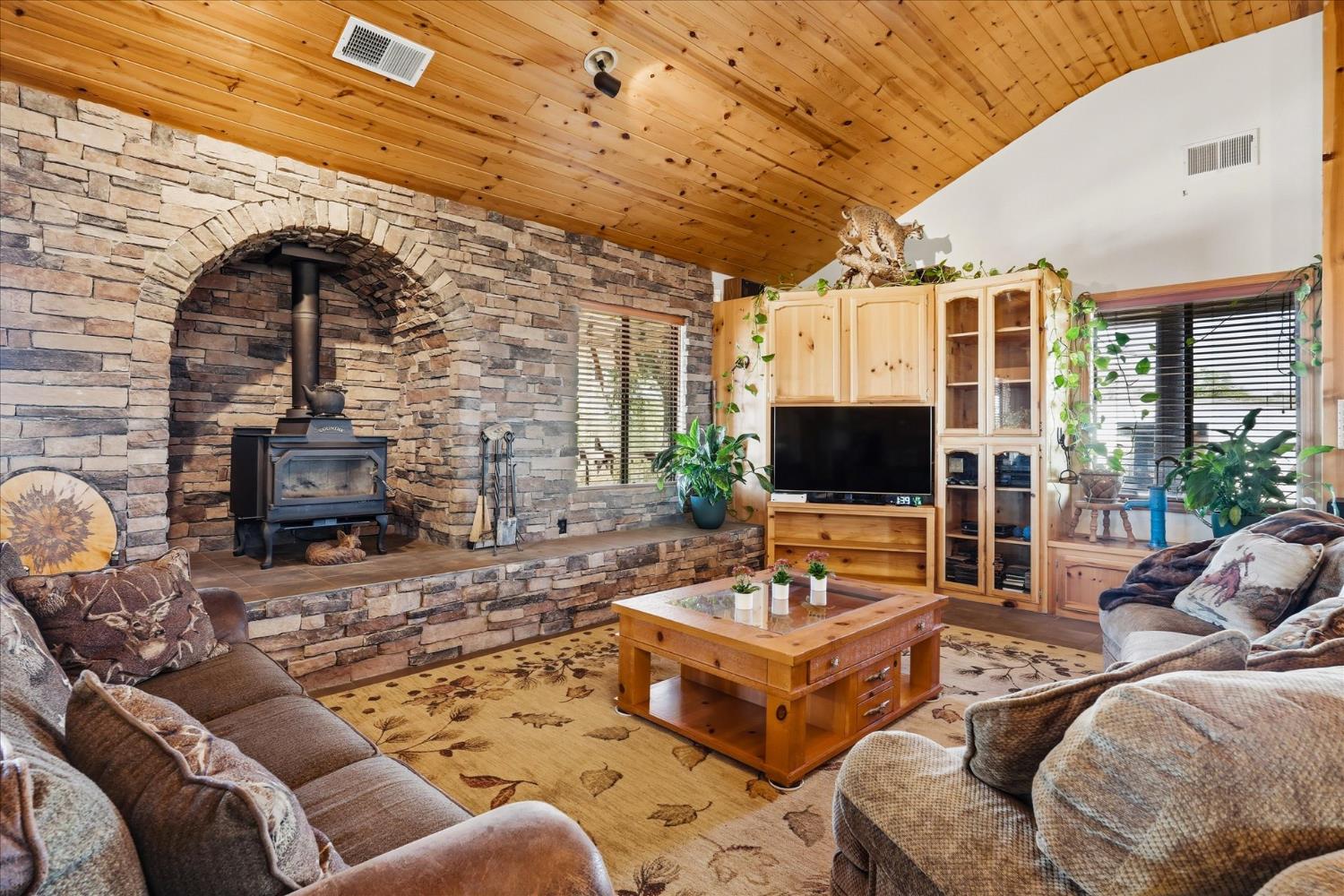 33393 Barn Owl Rd, Raymond, CA 93653