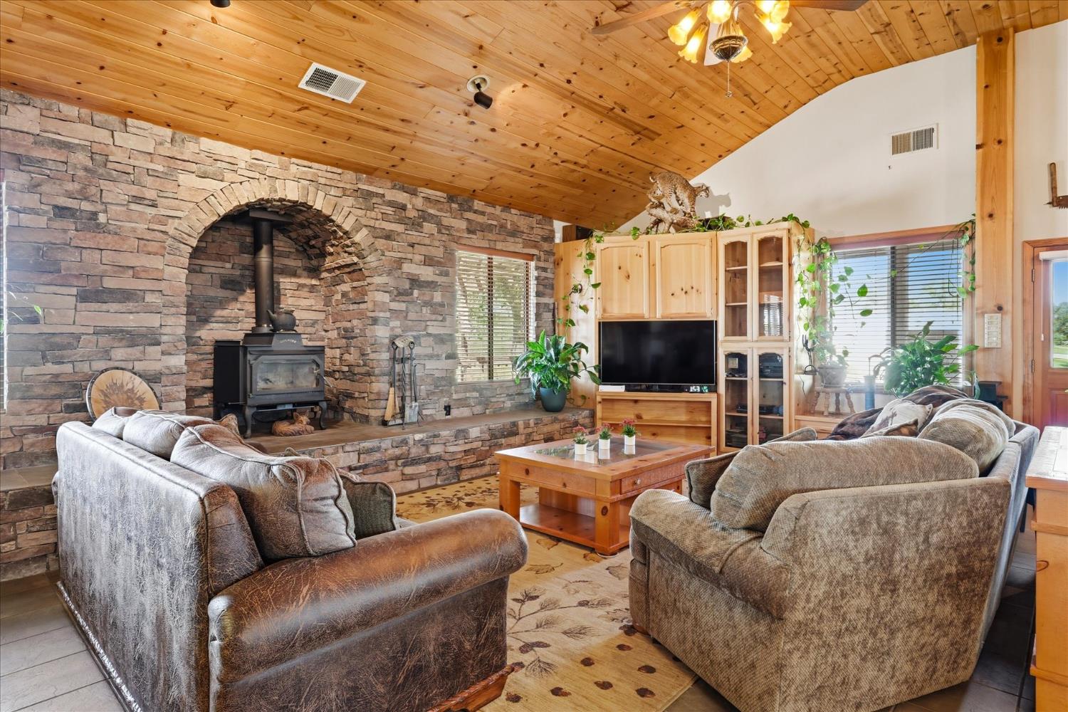 33393 Barn Owl Rd, Raymond, CA 93653