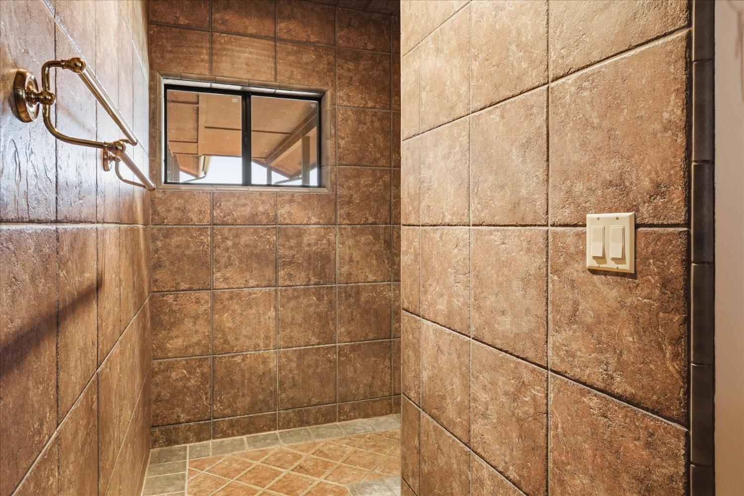 33393 Barn Owl Rd, Raymond, CA 93653