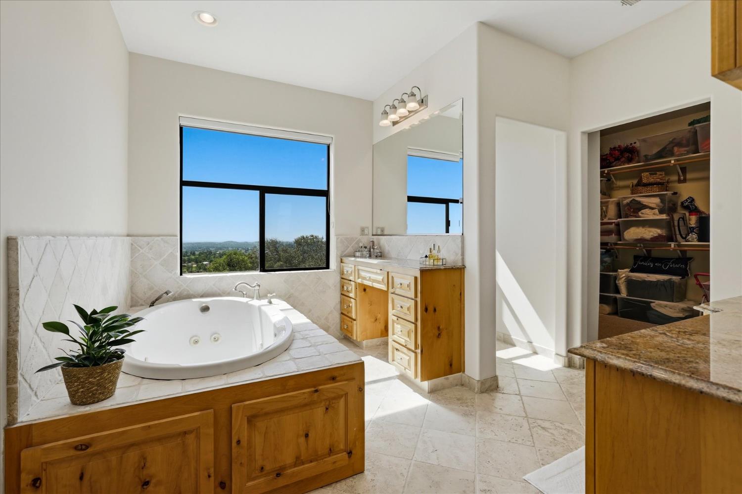 33393 Barn Owl Rd, Raymond, CA 93653