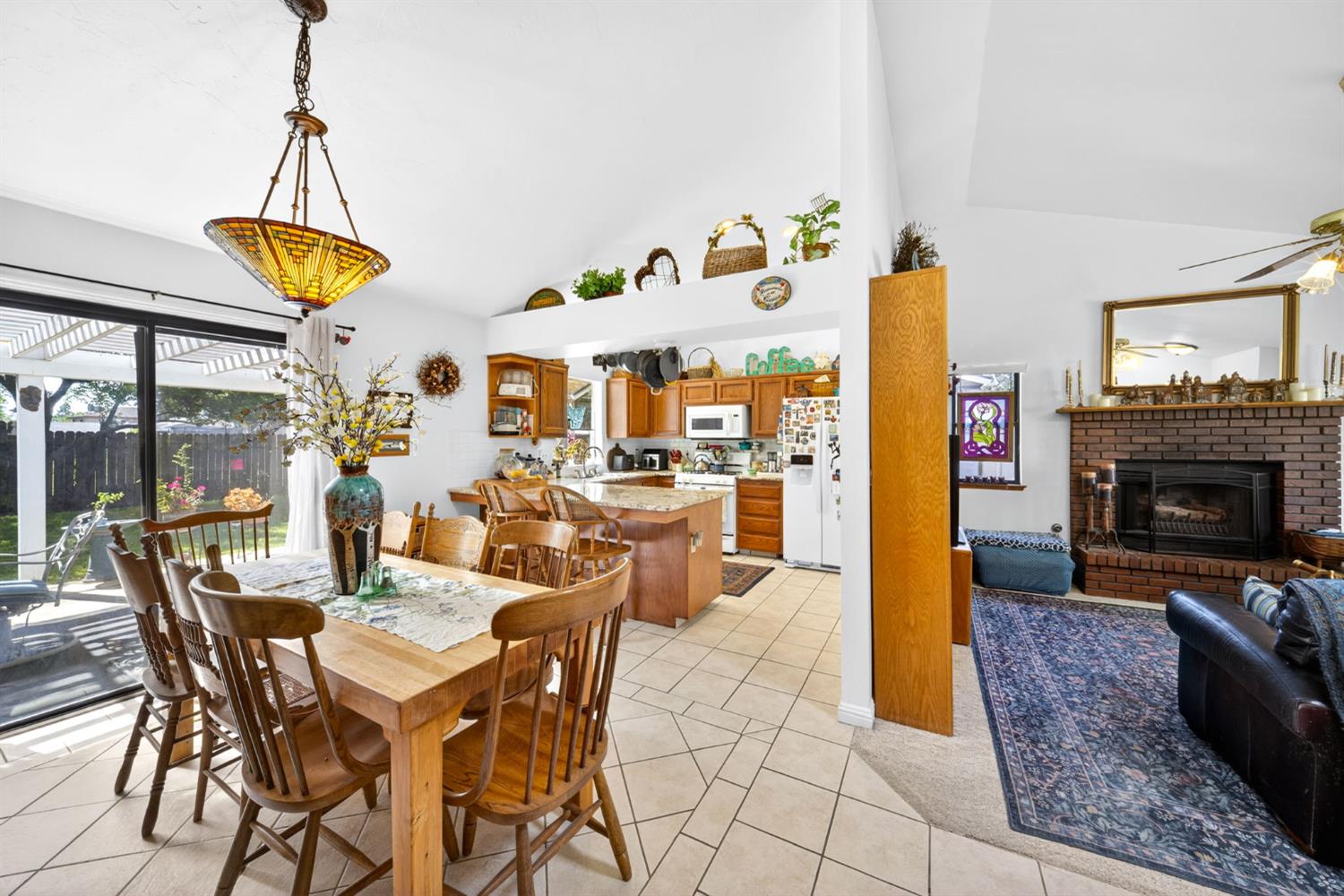 2216 Ellery Ave, Clovis, CA 93611