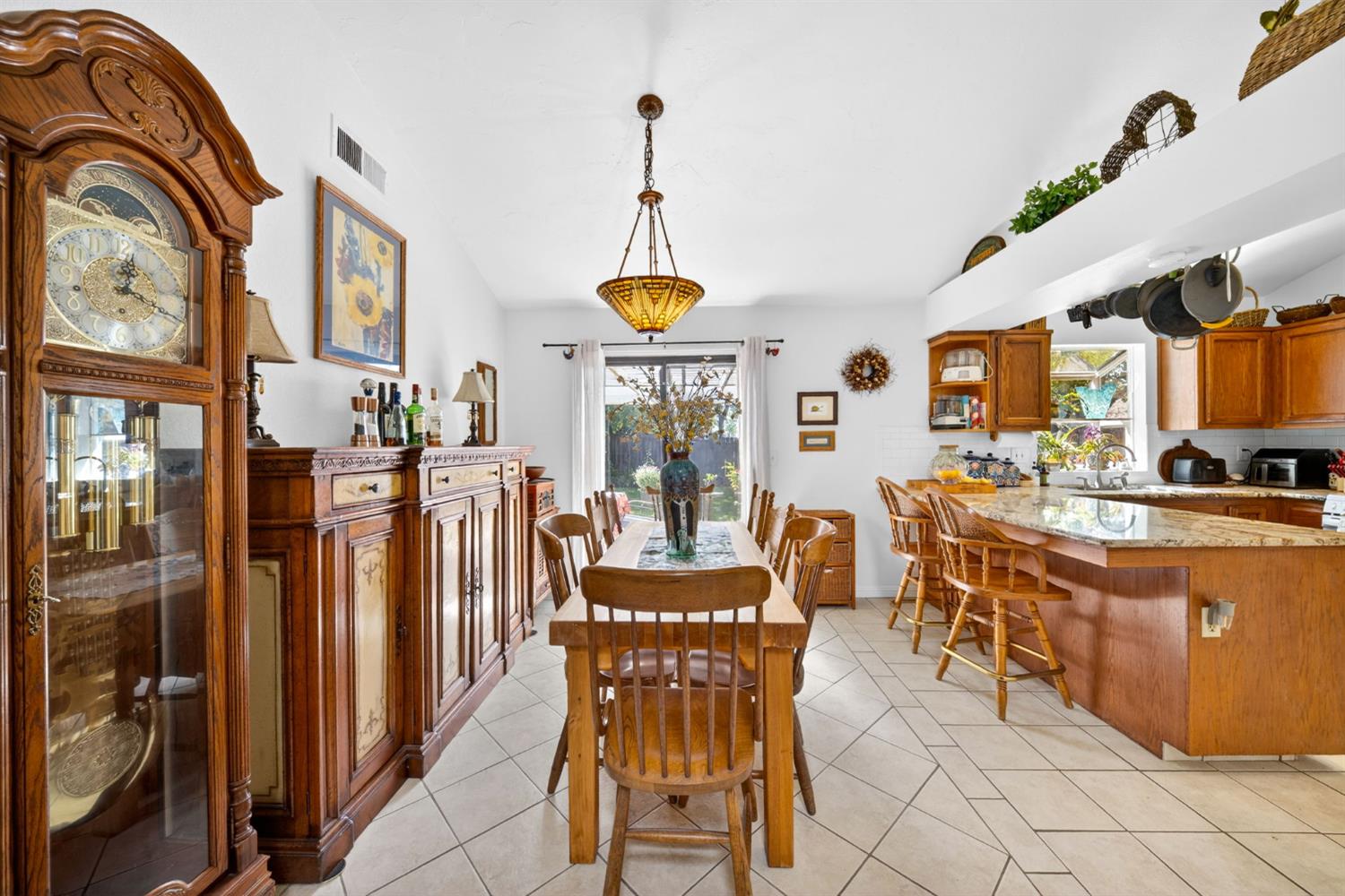 2216 Ellery Ave, Clovis, CA 93611