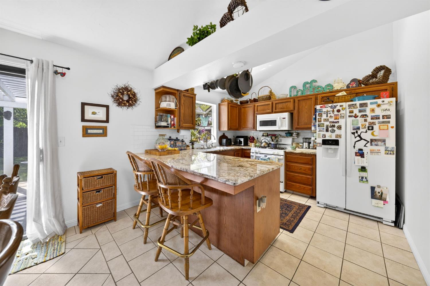 2216 Ellery Ave, Clovis, CA 93611