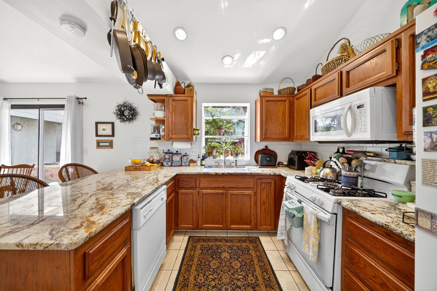 2216 Ellery Ave, Clovis, CA 93611