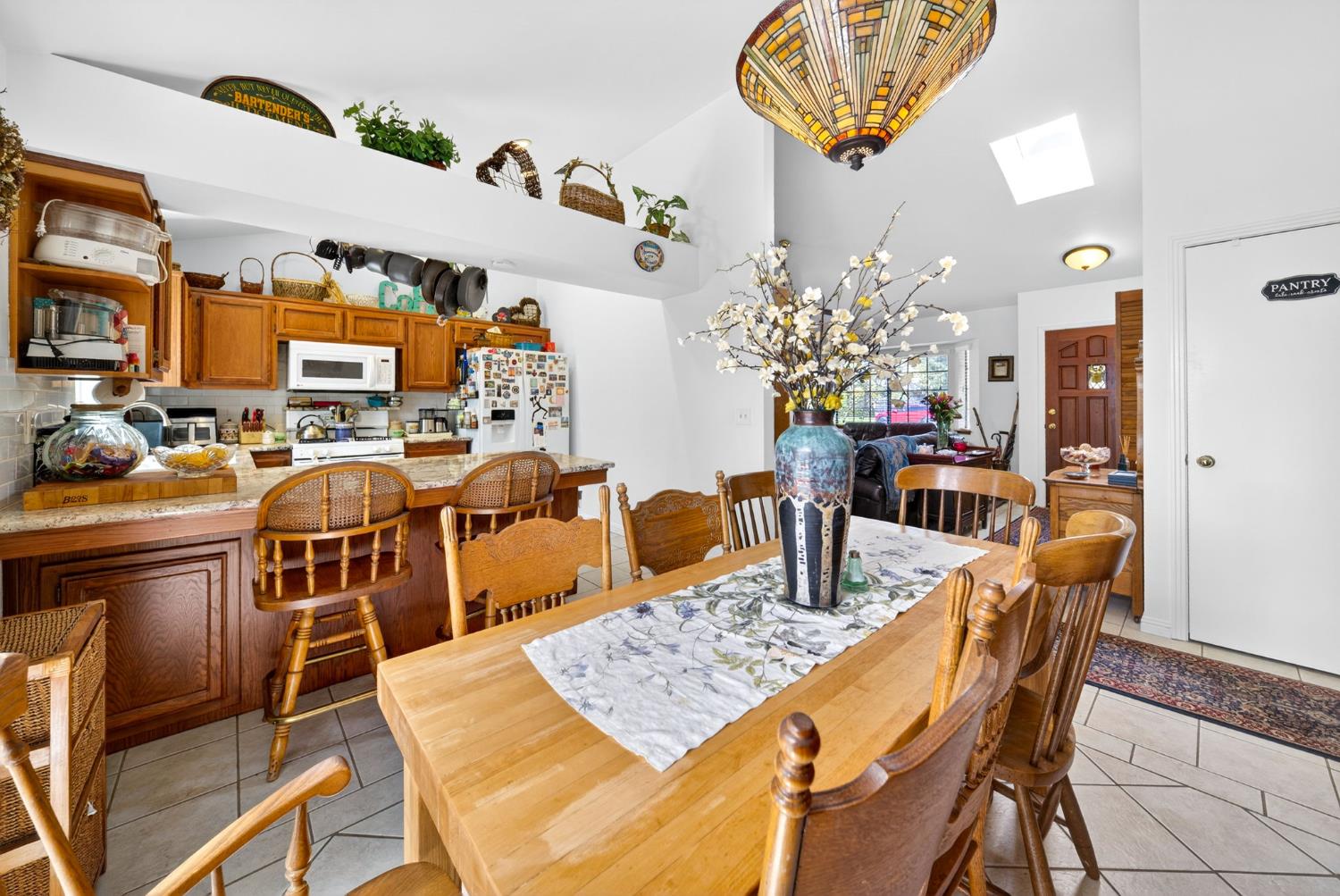 2216 Ellery Ave, Clovis, CA 93611