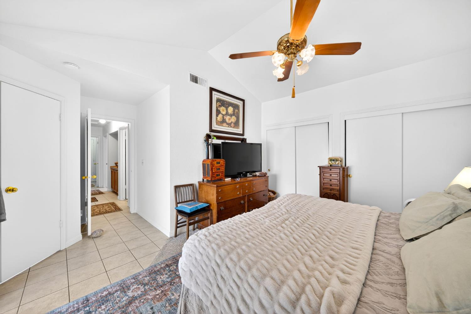 2216 Ellery Ave, Clovis, CA 93611