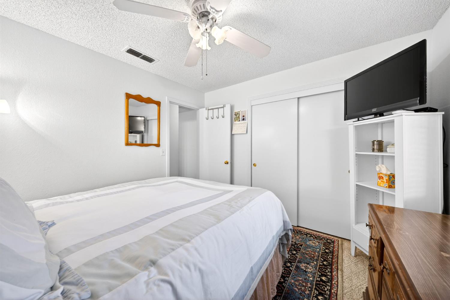 2216 Ellery Ave, Clovis, CA 93611