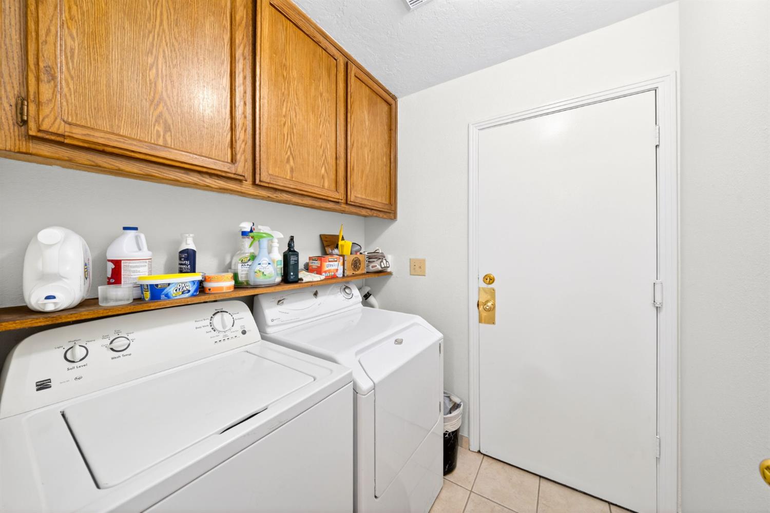 2216 Ellery Ave, Clovis, CA 93611