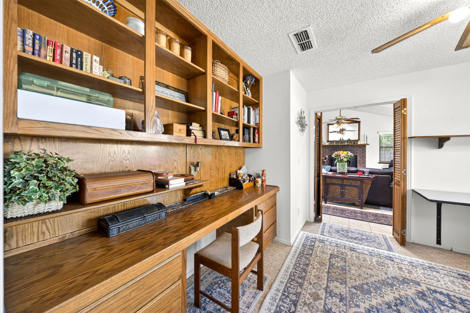 2216 Ellery Ave, Clovis, CA 93611