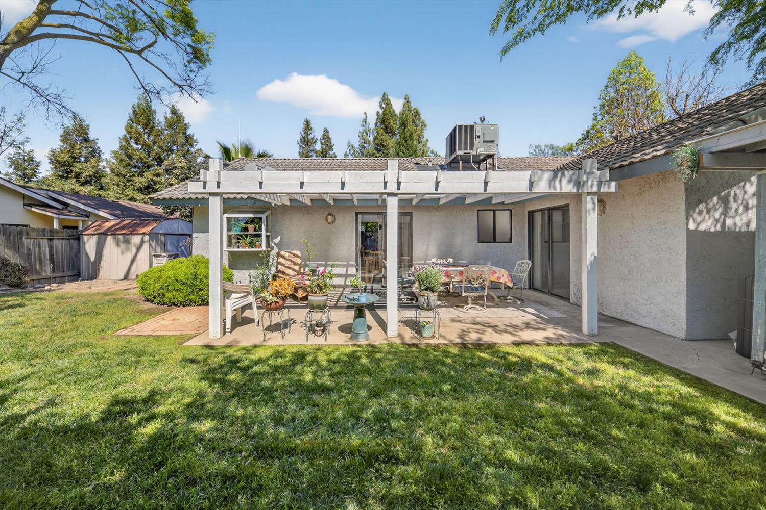 2216 Ellery Ave, Clovis, CA 93611