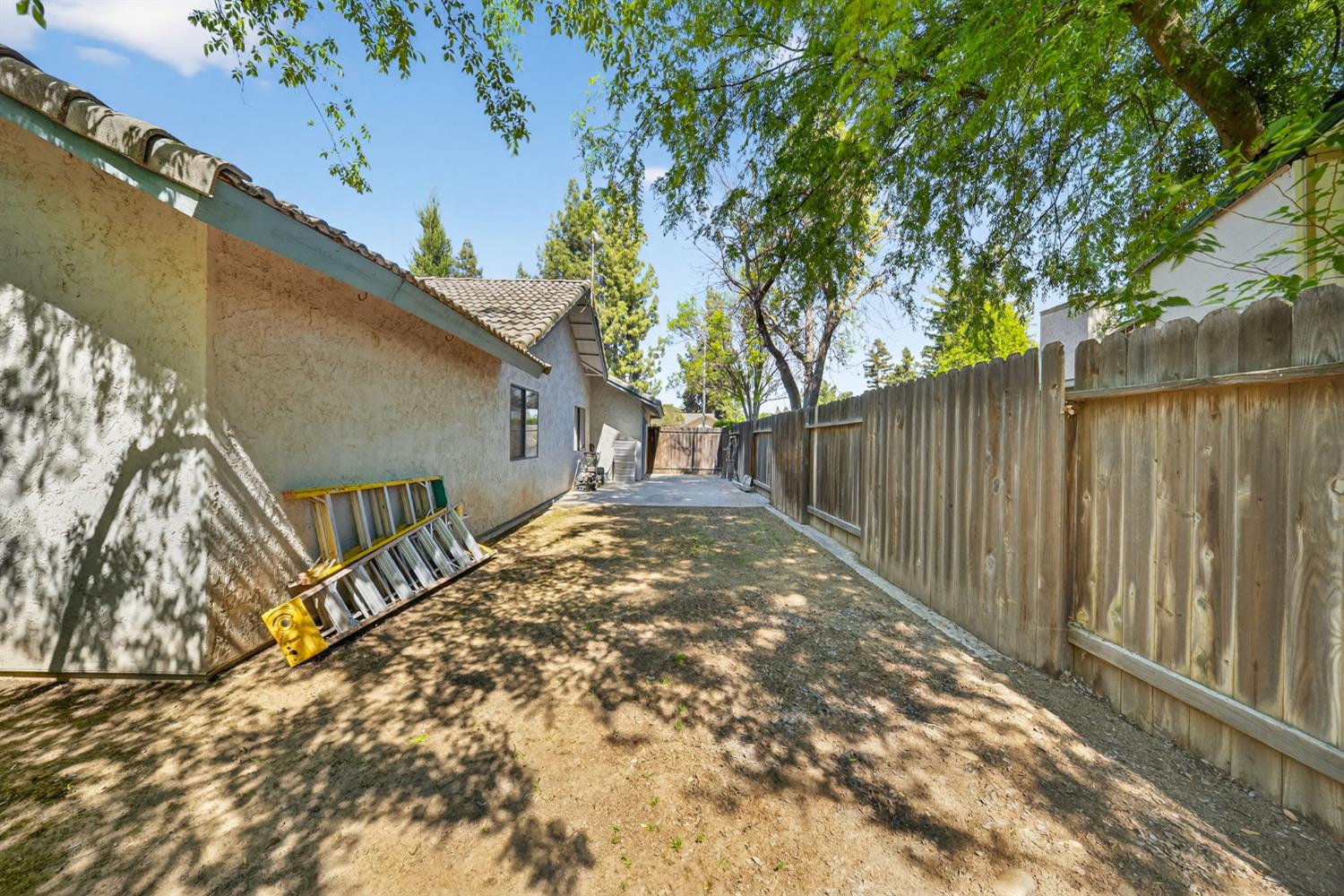 2216 Ellery Ave, Clovis, CA 93611