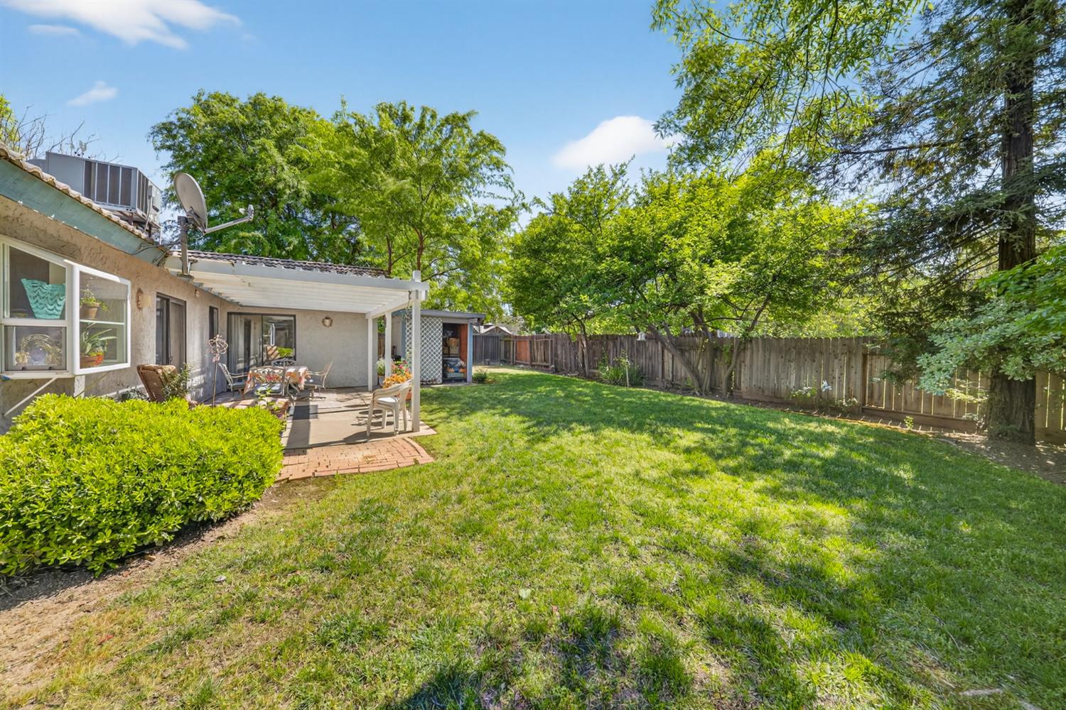 2216 Ellery Ave, Clovis, CA 93611