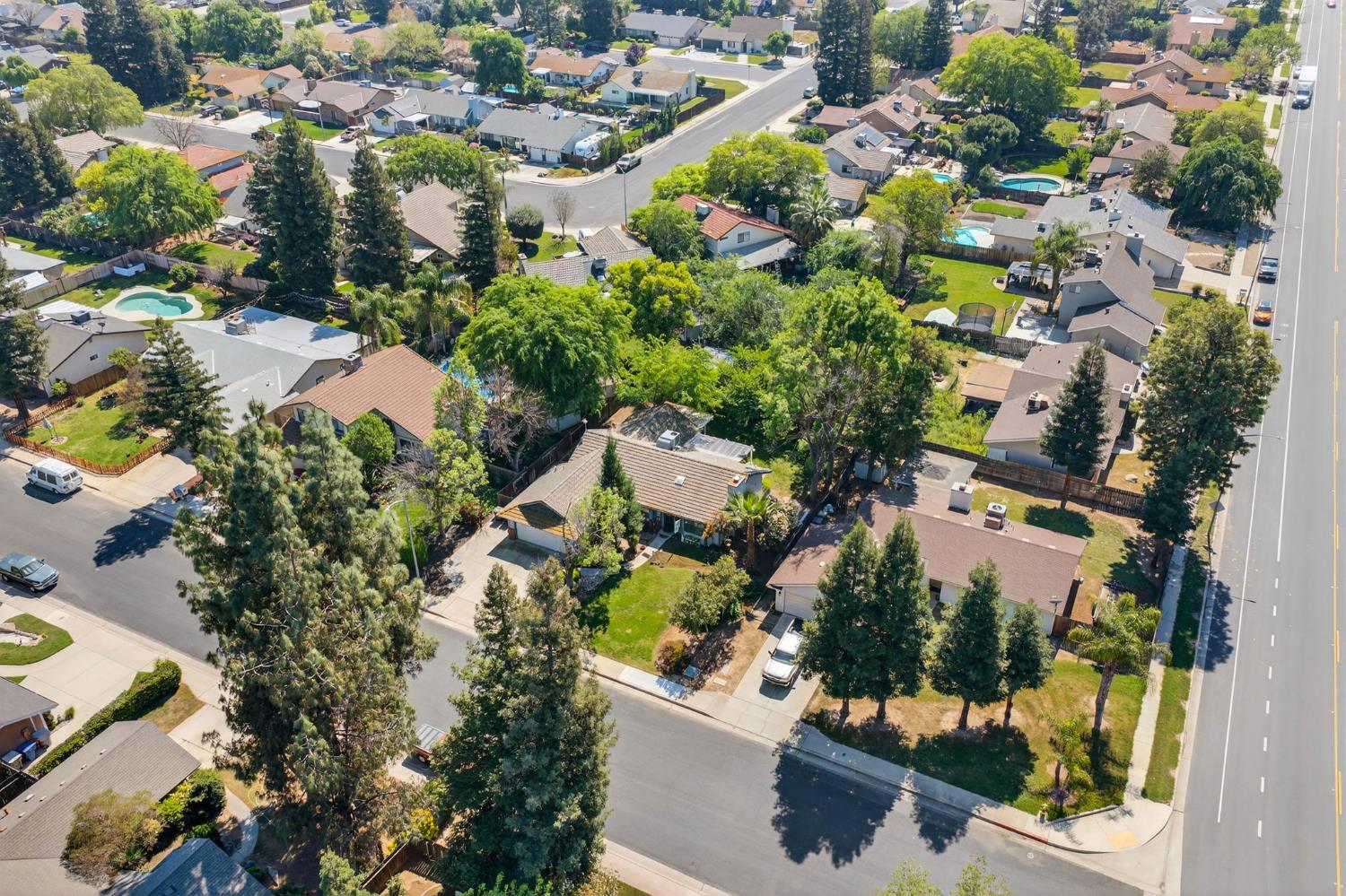 2216 Ellery Ave, Clovis, CA 93611