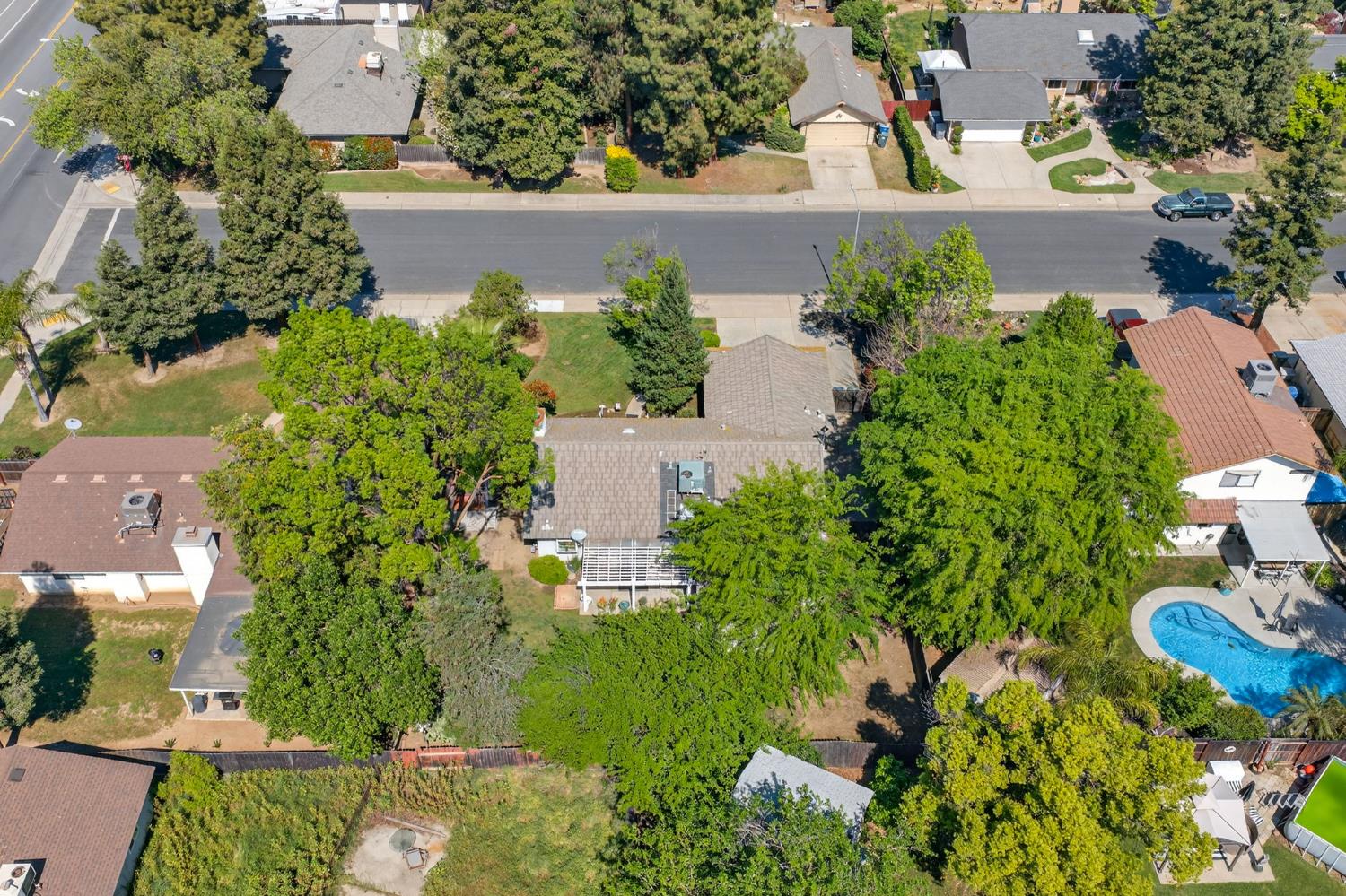 2216 Ellery Ave, Clovis, CA 93611