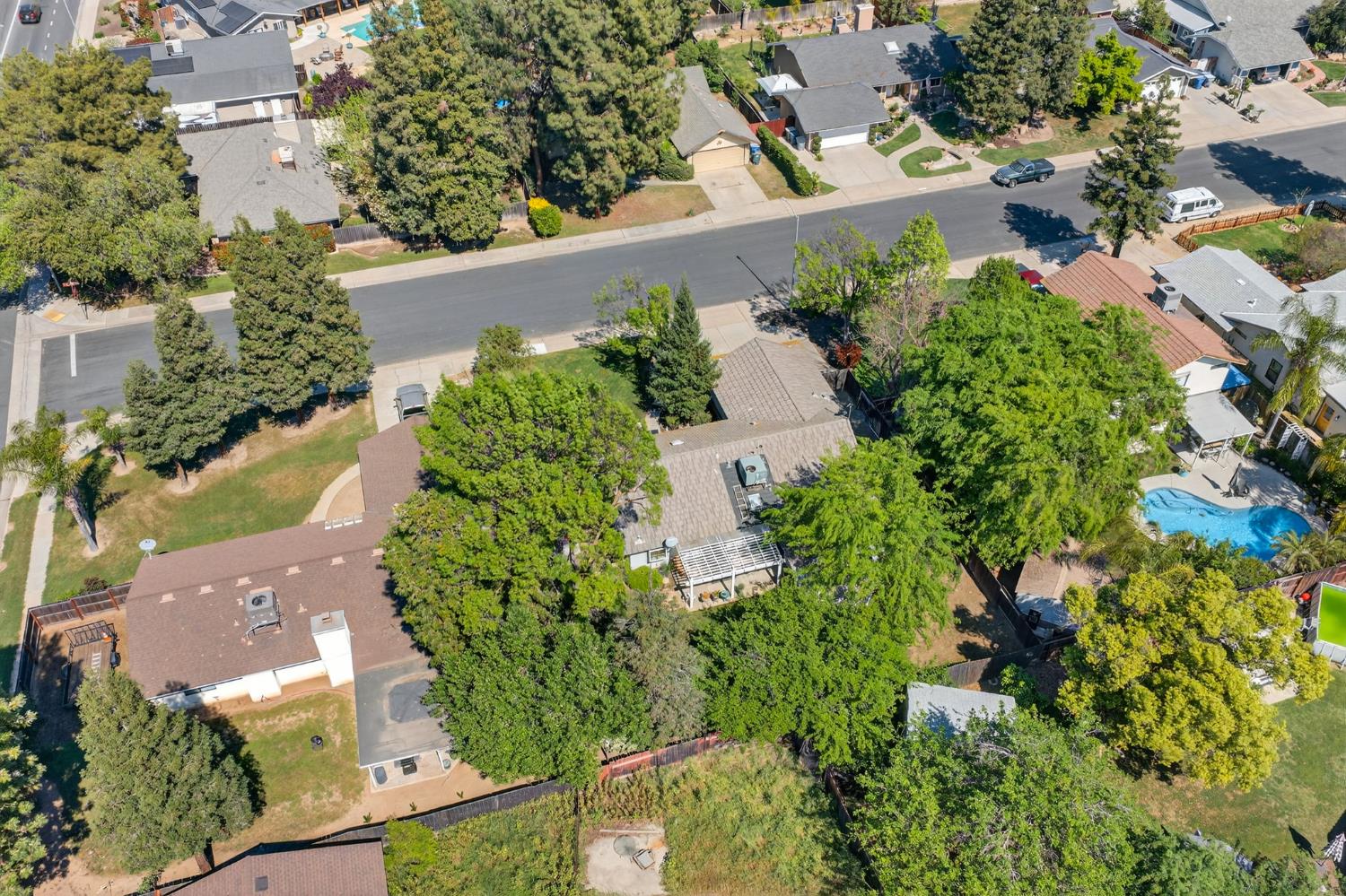 2216 Ellery Ave, Clovis, CA 93611