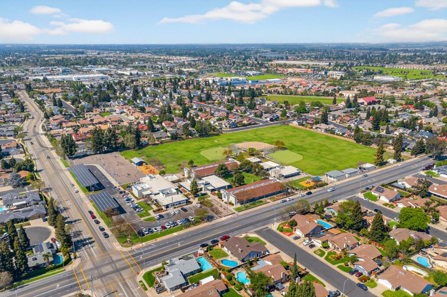 2216 Ellery Ave, Clovis, CA 93611