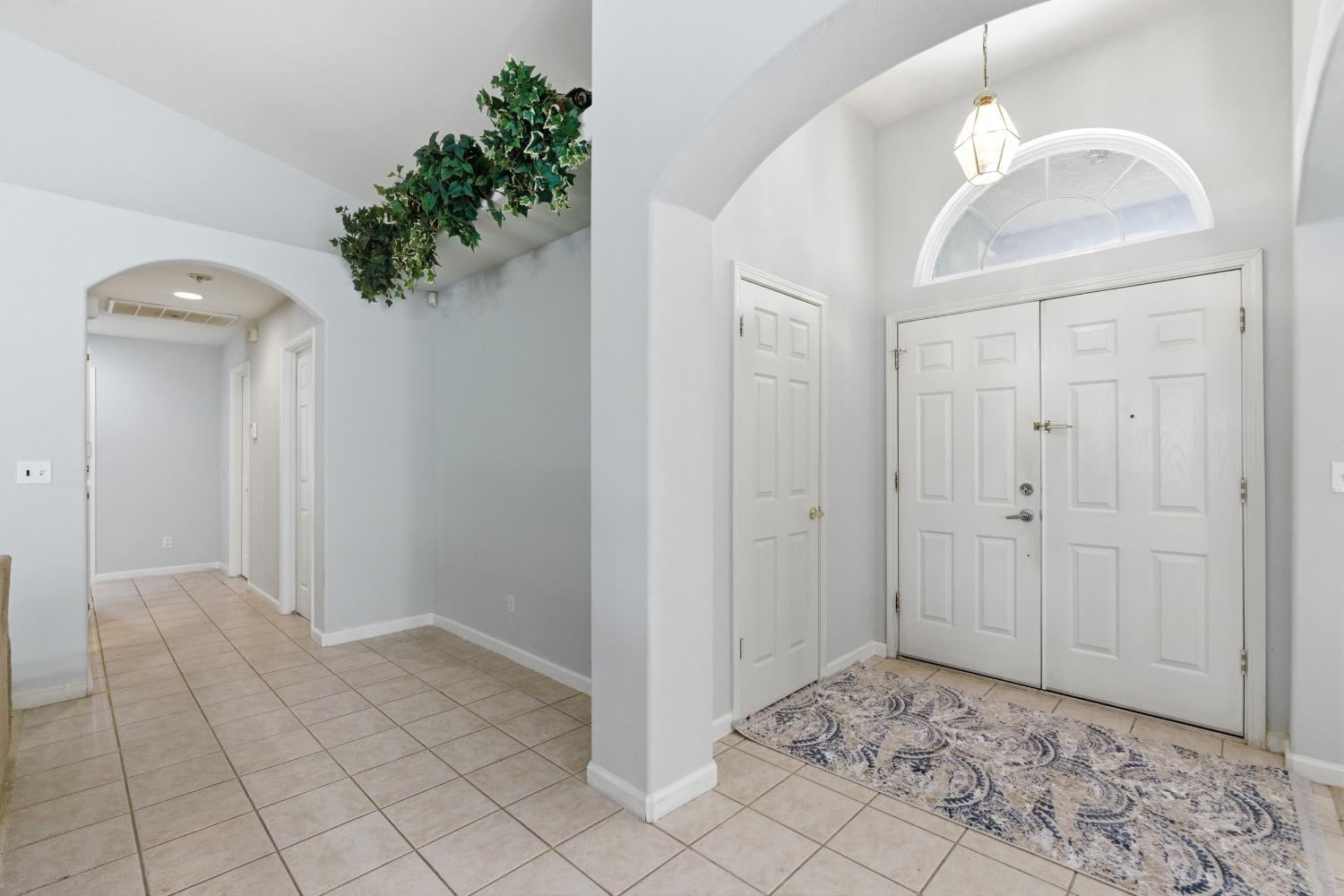 242 Makenna Dr, Madera, CA 93637