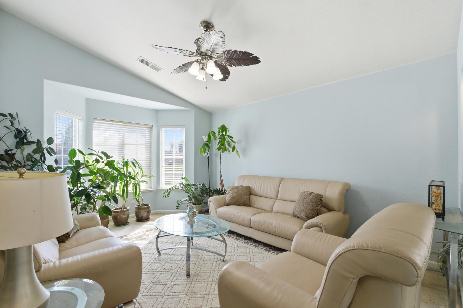 242 Makenna Dr, Madera, CA 93637