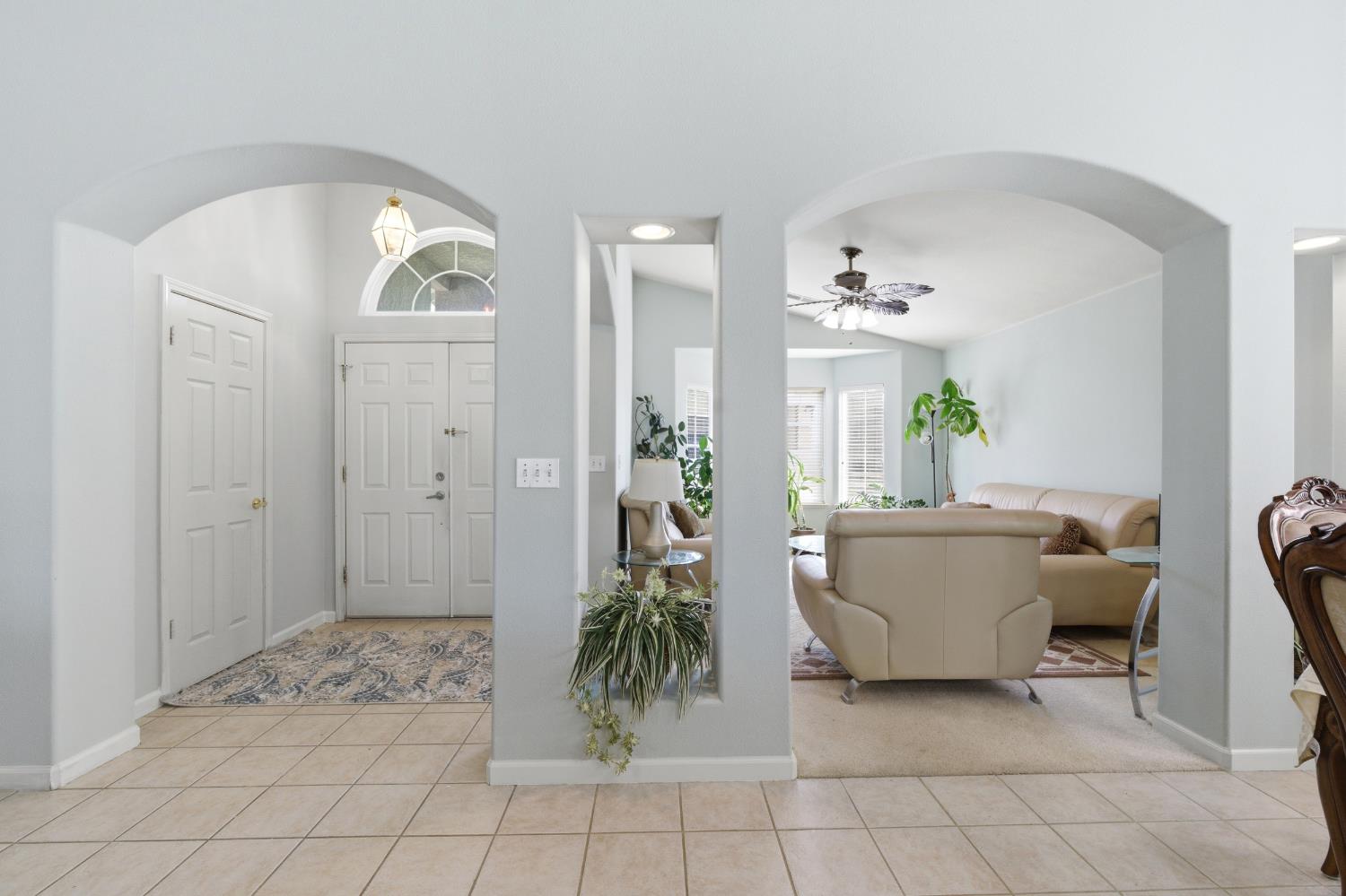 242 Makenna Dr, Madera, CA 93637